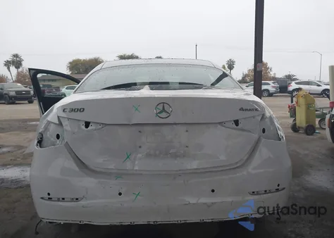 2024 Mercedes-Benz C 300 z USA, uszkodzony, nr VIN W1KAF4HB7RR218094